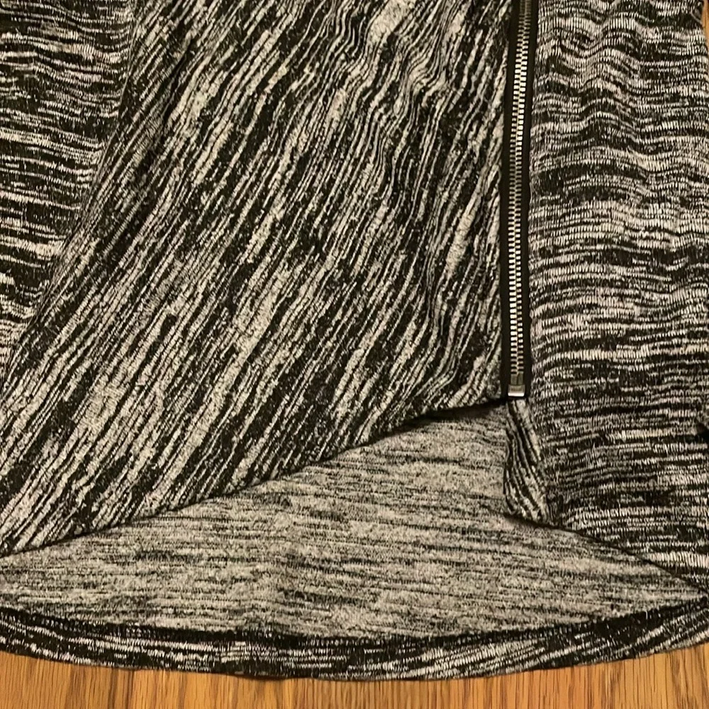 Hollister black white